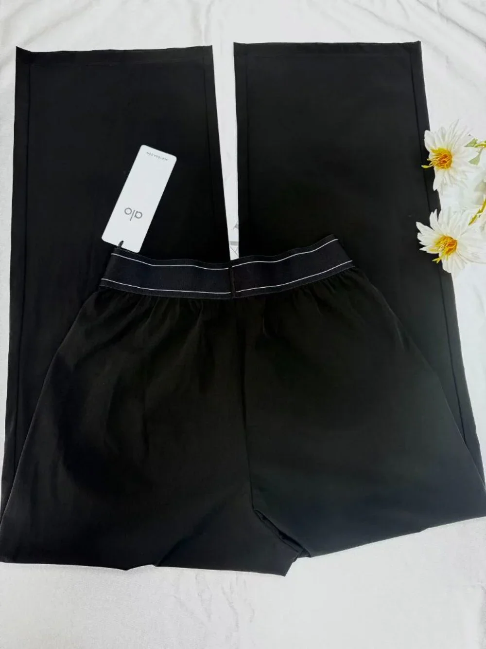 🥂 NWT Alo Yoga Suit Up Trouser Black 😚 Sleek Wide Leg Pants Chic Relaxed Fit